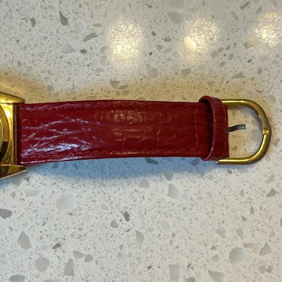 Looney Tune Armitron Collectible red Leather musical 
Watch 1994 Vintage - Picture 4 of 4